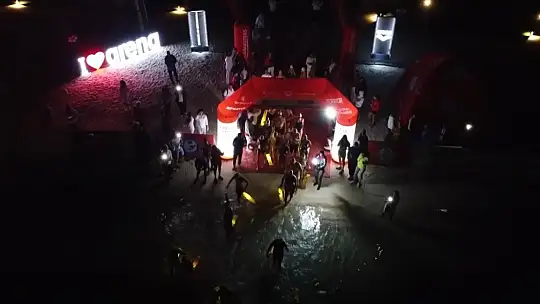 AQUAMASTERS YÜZME ŞAMPİYONASININ İLK GÜNÜ TAMAMLANDI