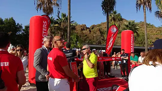 AQUAMASTERS YÜZME ŞAMPİYONASININ İLK GÜNÜ TAMAMLANDI