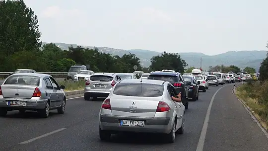 Araç kuyruğunun bir ucu Aydın'da, bir ucu Muğla'da
