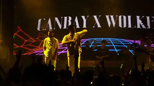 Areena'da Canbay ve Walker'dan konser