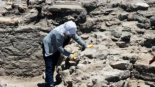 Arkeolojiye kadınlardan hassas dokunuş
