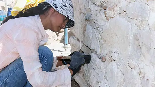 Arkeolojiye kadınlardan hassas dokunuş