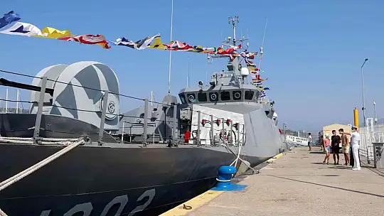 ASKERİ GEMİLER, FETHİYE'DE HALKIN ZİYARETİNE AÇILDI