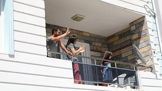 Ateş savaşçıları evlerine alkışlarla uğurladı