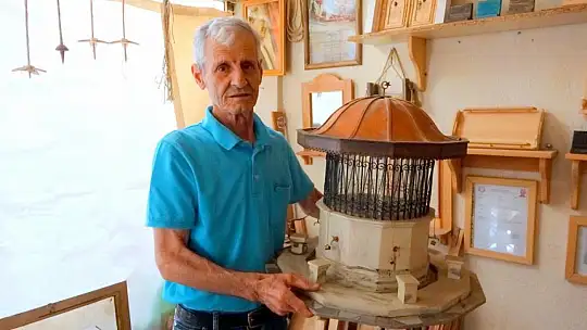 Muğla'nın tarihi simgesi şadırvan ve saatli kulenin maketini yapıyor