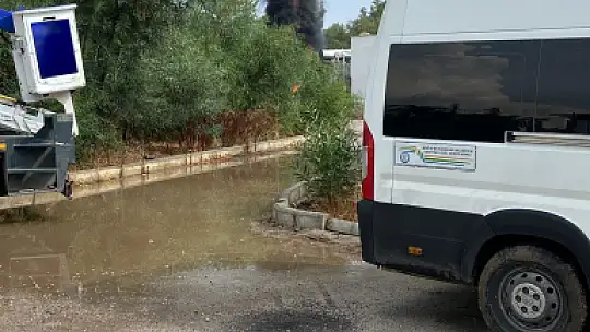 Yağış anında 10 farklı yangın çıktı