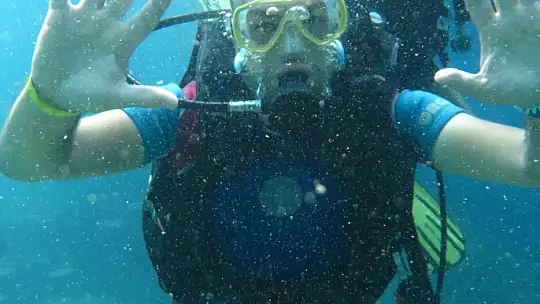 Denizin 40 Metre Derinliğinde Türk Bayrağı Açtı