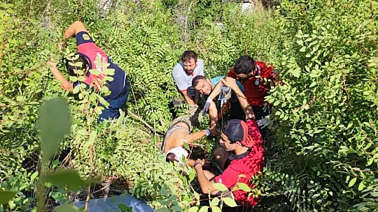 Motosiklet 20 Metrelik Uçuruma Yuvarlandı