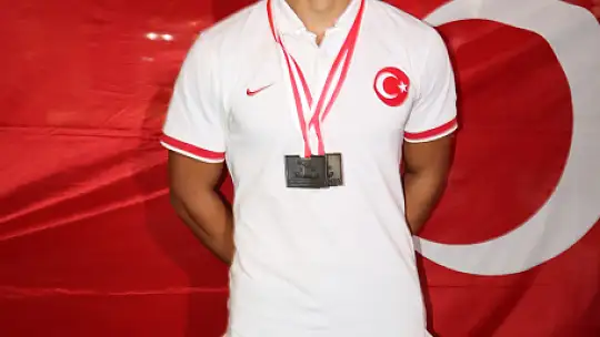 Rahmi Kaan Karahan, Kano'da tarih yazdı