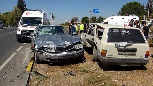 Araç Orta Refüje Savruldu, 6 Kişi Yaralandı