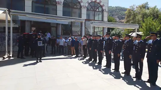 Emekli Kurmay Albay son yolculuğuna askeri törenle uğurlandı