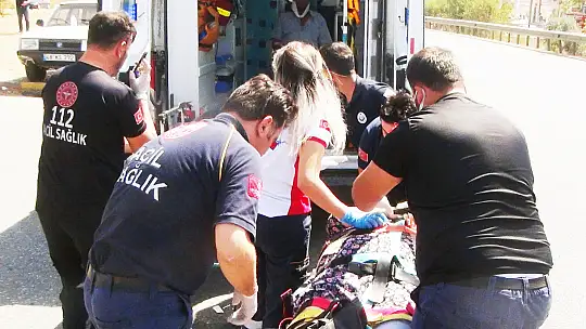 Araç Orta Refüje Savruldu, 6 Kişi Yaralandı
