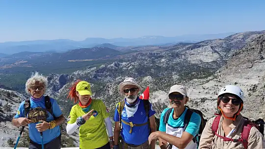 Dağcılık Kulübü Üyelerini Hayrete Düşüren Avcı Kulübesi
