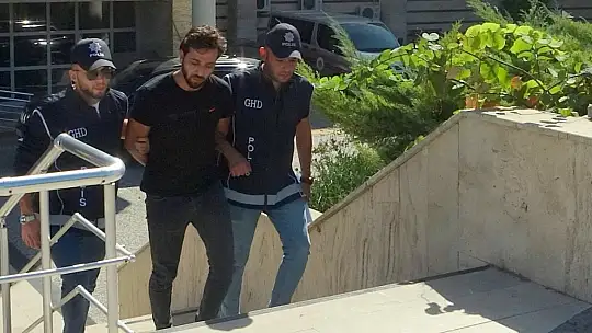 Muğla'da 9 Düzensiz Göçmen Ve Bir Organizatör Yakalandı