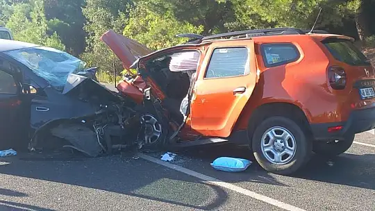 Trafik kazasında 2 kişi hayatını kaybetti