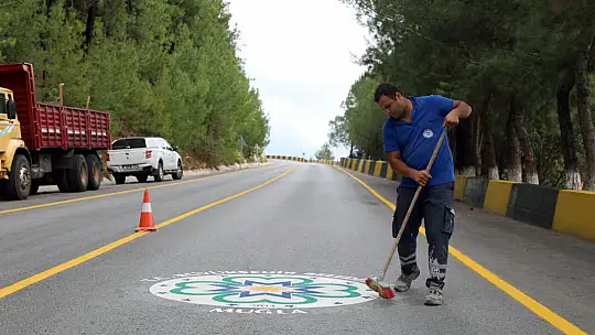 Büyükşehir 2023 Yılında 797 Kilometre Yol Çizgisi Yaptı
