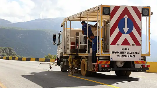 Büyükşehir 2023 Yılında 797 Kilometre Yol Çizgisi Yaptı