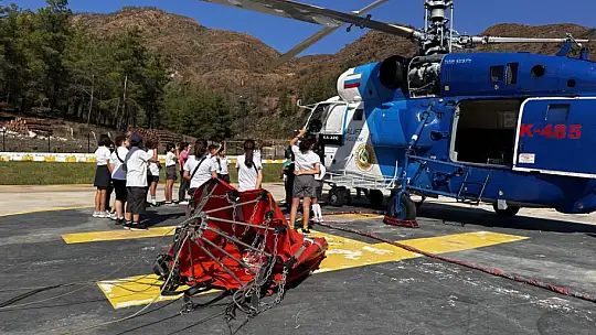 Öğrencilerden anlamlı davranış