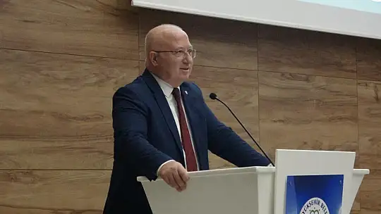 Türkiye'nin ilk kadın Valisi Aytaman 'Cumhuriyet'e İz Bırakan Kadınlar' seminerine katıldı