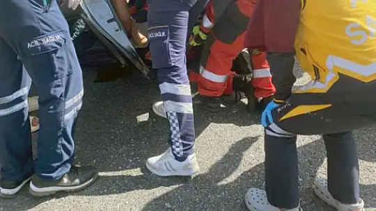 Araç takla attı: 3 yaralı