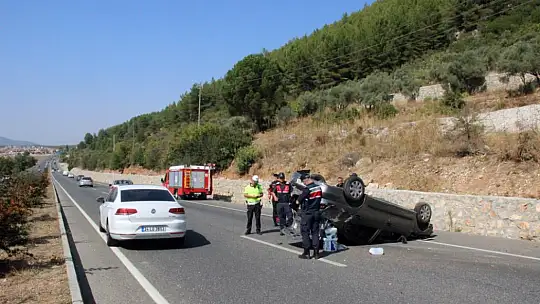 Araç takla attı: 3 yaralı