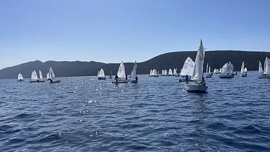 Yedi Ülkeden Minik Yelkencilerin Yarışı Başladı