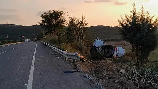 Tanker Yoldan Çıkıp Tarlaya Uçtu: 3 Yaralı