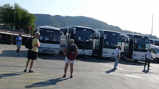 Dev yolcu gemileri rotayı İsrail yerine Türkiye'ye çevirdi