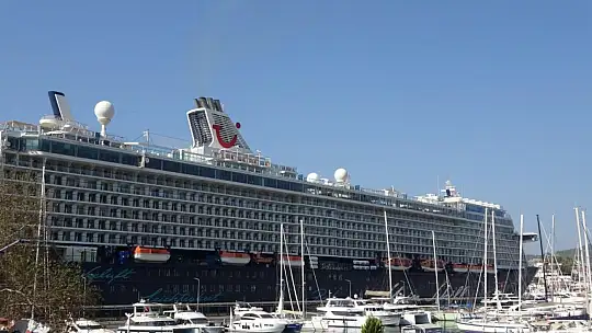 Dev yolcu gemileri rotayı İsrail yerine Türkiye'ye çevirdi