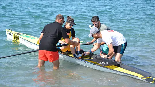 'Rowing Beach Sprint' yarışları başladı