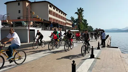 Bisikletçiler Cumhuriyet'in 100. Yılı için pedalladı