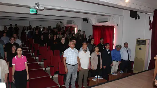 'Cumhuriyet ve Atatürk' konulu panel gerçekleştirildi