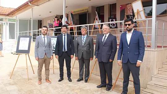 'Cumhuriyet ve Atatürk' konulu panel gerçekleştirildi