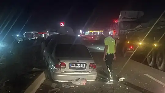 Metal Yığınına Dönen Araçtan Sağ Çıktılar