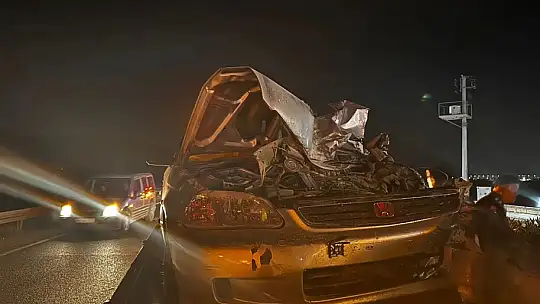 Metal Yığınına Dönen Araçtan Sağ Çıktılar