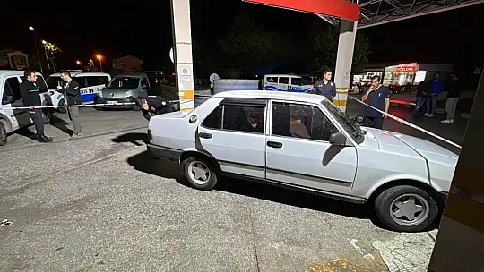 Seyir halindeyken silahla vurulan kadın, otomobilini hastaneye kadar sürdü