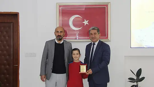 Resim Yarışmasında Dereceye Giren Öğrenciler Ödüllerini Aldı