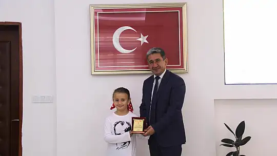 Resim Yarışmasında Dereceye Giren Öğrenciler Ödüllerini Aldı