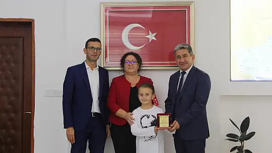 Resim Yarışmasında Dereceye Giren Öğrenciler Ödüllerini Aldı