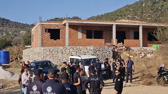 Başkan Aras, kaçak yapı sahipleriyle görüştü