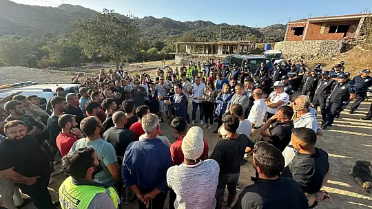 Başkan Aras, kaçak yapı sahipleriyle görüştü