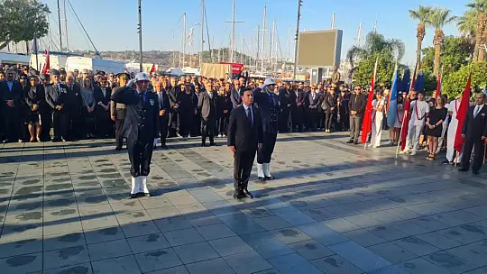 Saat 09.05'te Bodrum'da hayat durdu