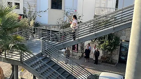 Saat 09.05'te Bodrum'da hayat durdu