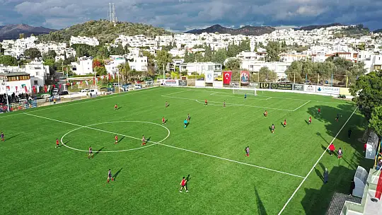 Turgutreis'e uluslararası standartlarda futbol sahası