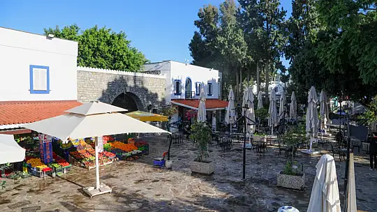 Bodrum Gıda Çarşısı Özgün Yapısıyla Hizmet Veriyor