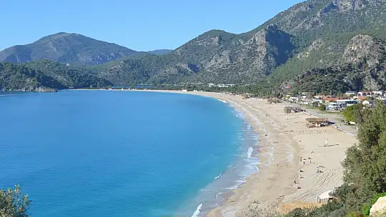 Ölüdeniz'de yaz bitmedi