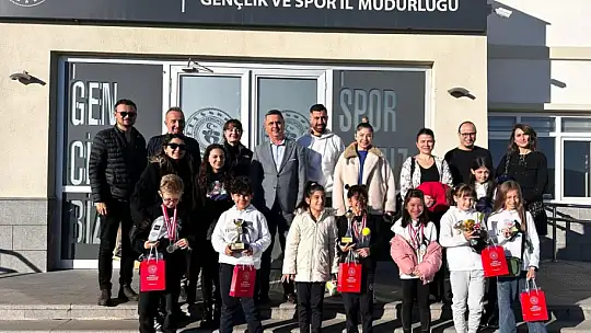 Gençlik Spor Muğla Müdürü Tenis Şampiyonları ile bir araya geldi