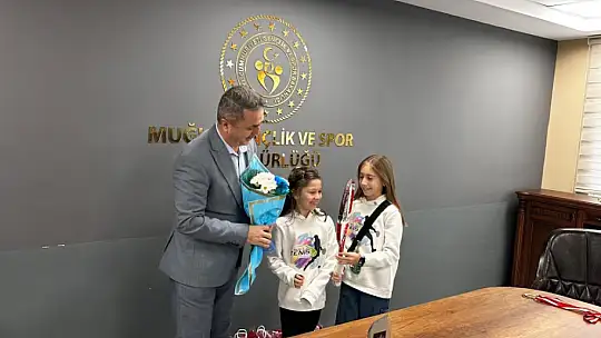 Gençlik Spor Muğla Müdürü Tenis Şampiyonları ile bir araya geldi