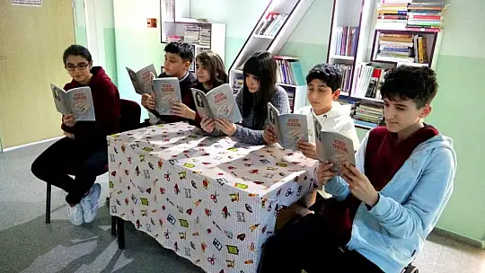 Öğrencilerine örnek olmak için kitap yazdı