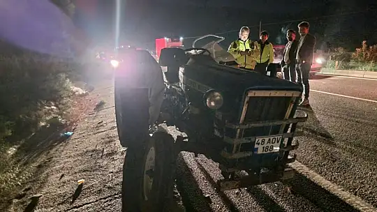 Kamyonun Traktöre Arkadan Çarpması Sonucu 1 Kişi Yaralandı
